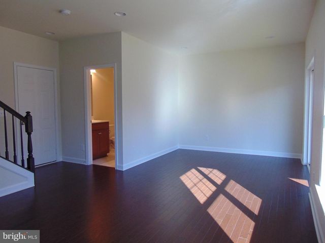 42641 OAK PARK SQ, Ashburn, VA 20148