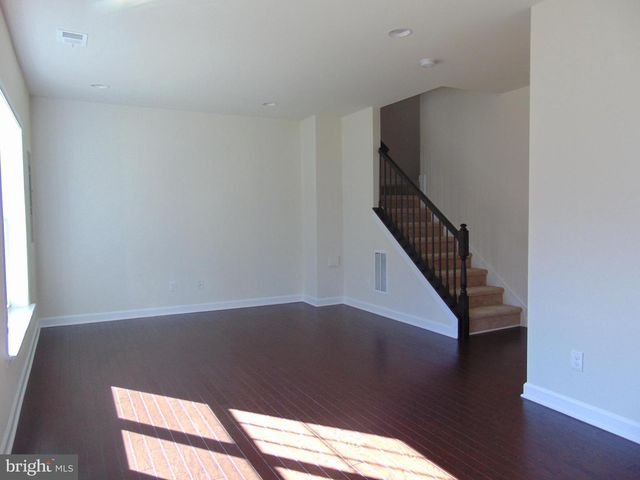 42641 OAK PARK SQ, Ashburn, VA 20148