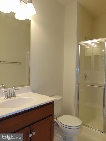 42641 OAK PARK SQ, Ashburn, VA 20148