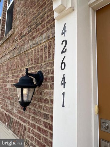 42641 OAK PARK SQ, Ashburn, VA 20148