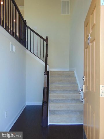 42641 OAK PARK SQ, Ashburn, VA 20148