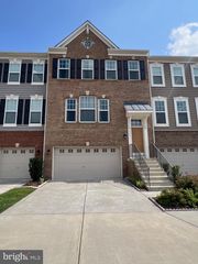 42641 OAK PARK SQ, Ashburn, VA 20148