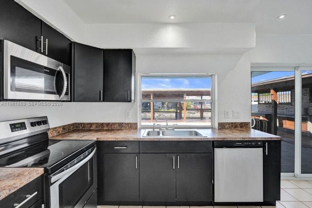 6617 Dahlia Dr, Miramar, FL 33023