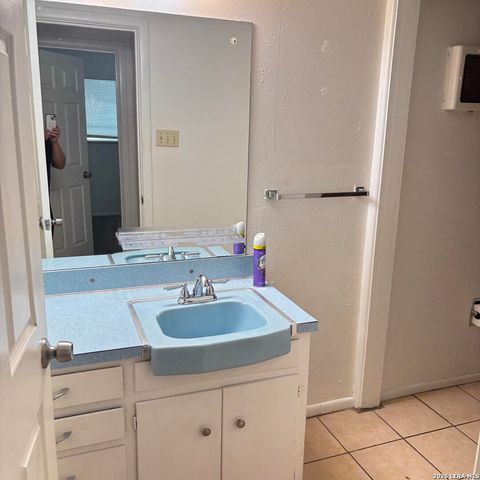 1369 Oblate, San Antonio, TX 78216