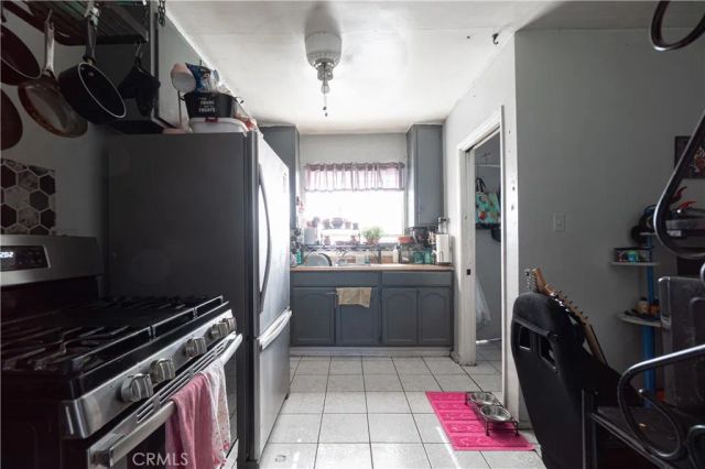 340 W 62nd Street, Los Angeles, CA 90003