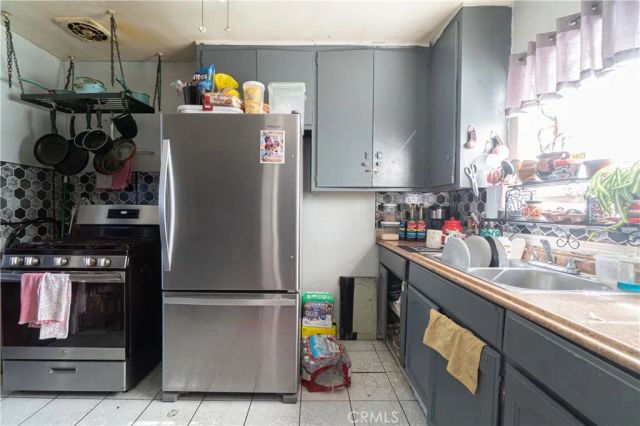 340 W 62nd Street, Los Angeles, CA 90003