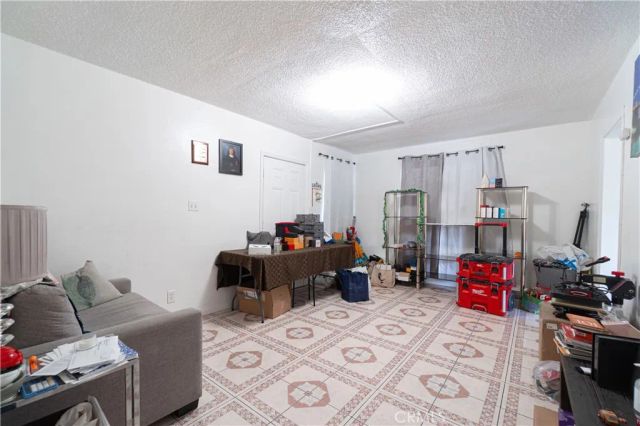 340 W 62nd Street, Los Angeles, CA 90003
