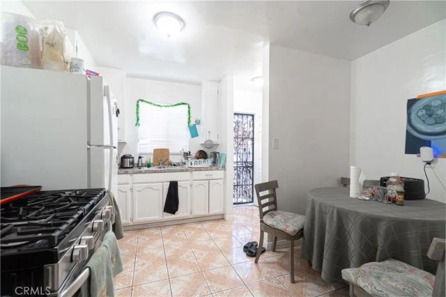 340 W 62nd Street, Los Angeles, CA 90003