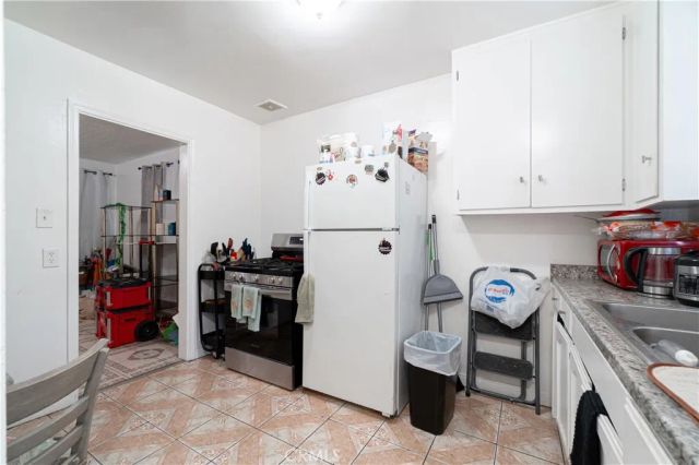 340 W 62nd Street, Los Angeles, CA 90003
