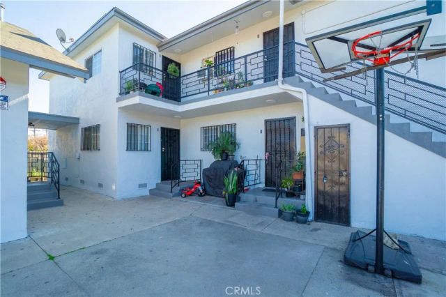 340 W 62nd Street, Los Angeles, CA 90003