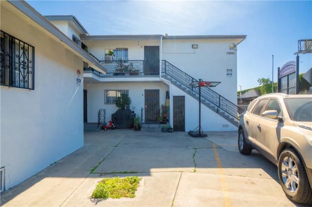340 W 62nd Street, Los Angeles, CA 90003