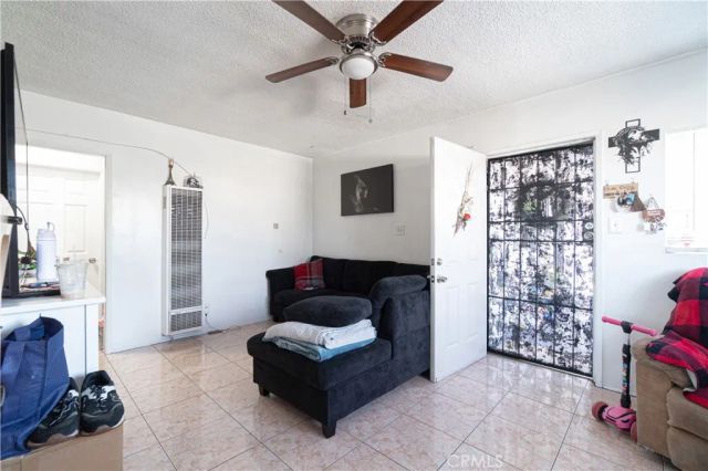 340 W 62nd Street, Los Angeles, CA 90003