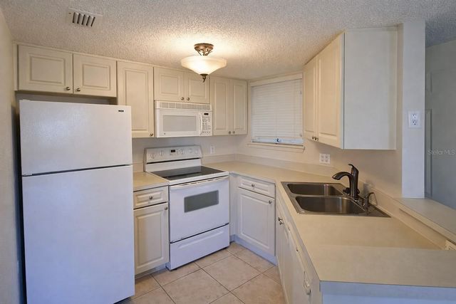 1908 LAKE ATRIUMS CIRCLE 15, Orlando, FL 32839