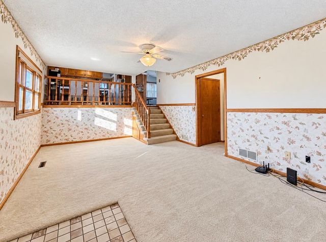 886 Iroquois Avenue, Saint Paul, MN 55119