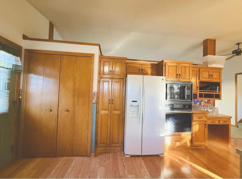 886 Iroquois Avenue, Saint Paul, MN 55119 — photo 2