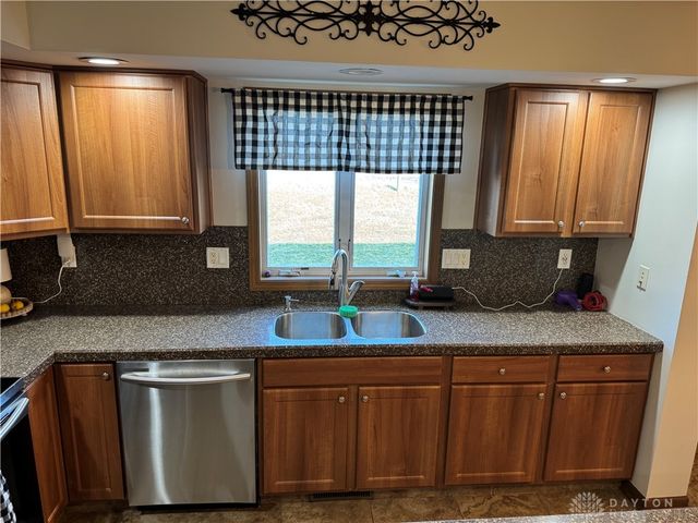 800 Mckees Mill Run, New Carlisle, OH 45344