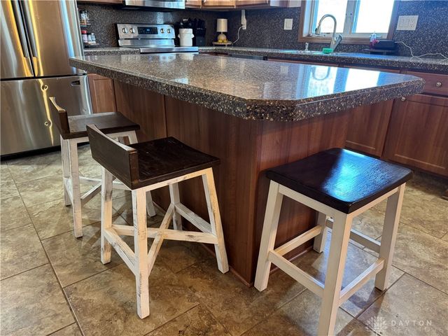 800 Mckees Mill Run, New Carlisle, OH 45344