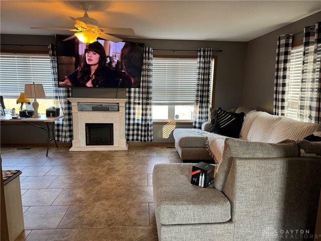 800 Mckees Mill Run, New Carlisle, OH 45344