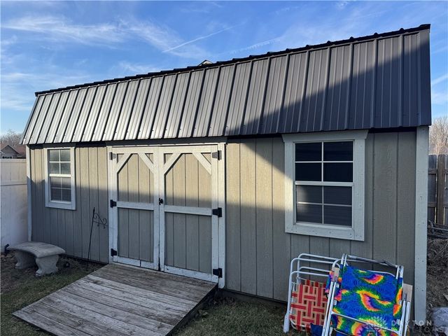 800 Mckees Mill Run, New Carlisle, OH 45344