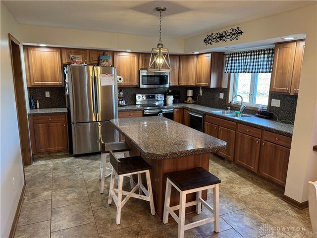 800 Mckees Mill Run, New Carlisle, OH 45344