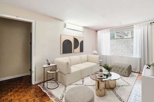 1762 W Highland Avenue 104, Chicago, IL 60660