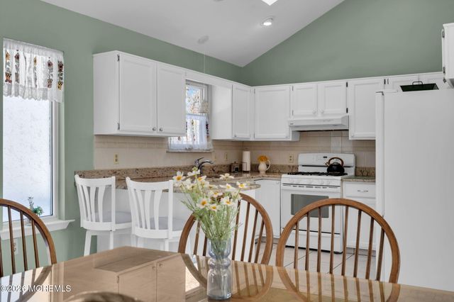 277 Bayville Avenue, Bayville, NJ 08721