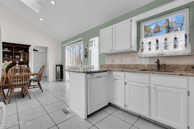 277 Bayville Avenue, Bayville, NJ 08721