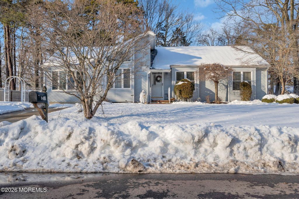 277 Bayville Avenue, Bayville, NJ 08721