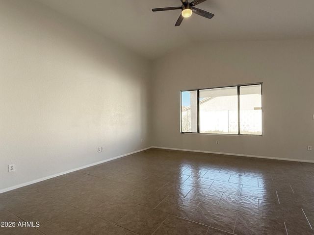 1316 E VERNOA Street, San Tan Valley, AZ 85140
