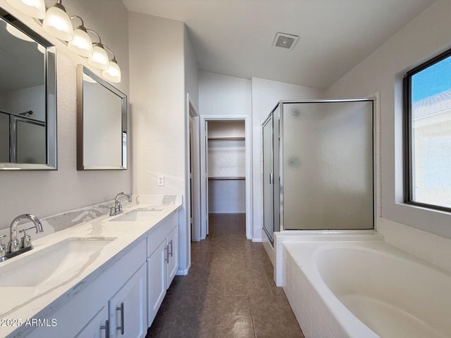 1316 E VERNOA Street, San Tan Valley, AZ 85140