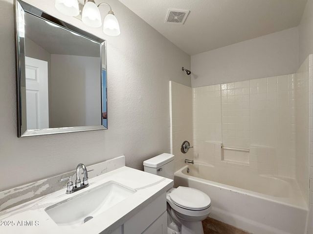 1316 E VERNOA Street, San Tan Valley, AZ 85140