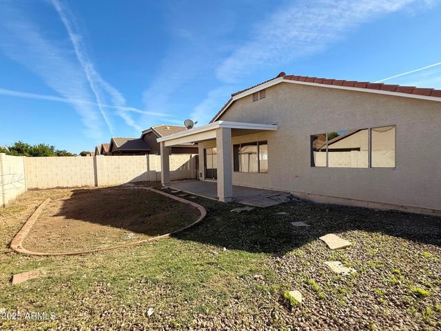 1316 E VERNOA Street, San Tan Valley, AZ 85140