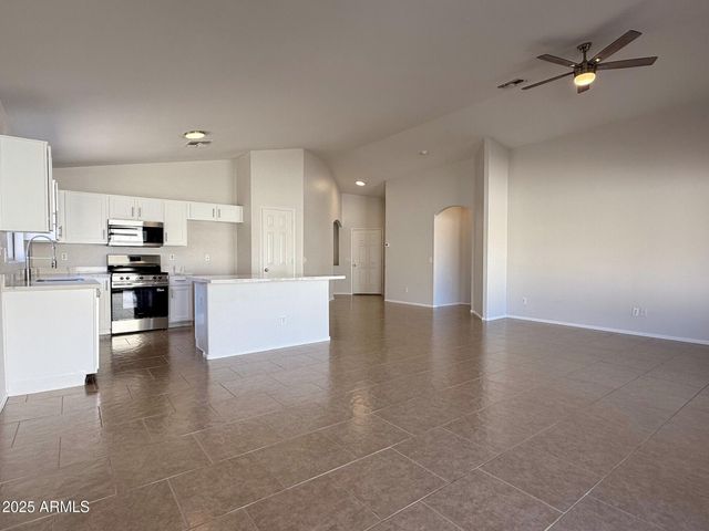 1316 E VERNOA Street, San Tan Valley, AZ 85140
