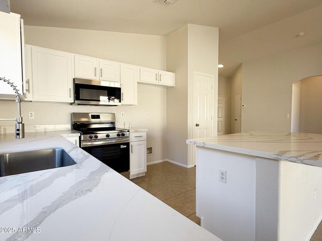 1316 E VERNOA Street, San Tan Valley, AZ 85140