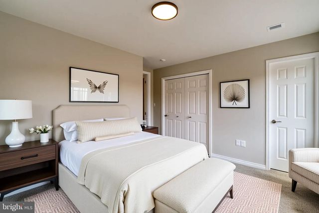 254 S QUEEN ST, York, PA 17403