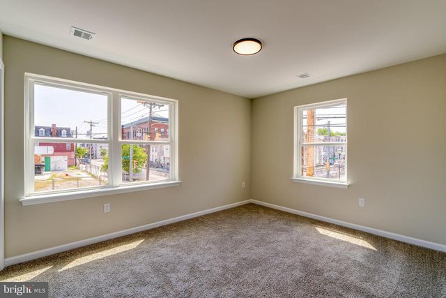 254 S QUEEN ST, York, PA 17403