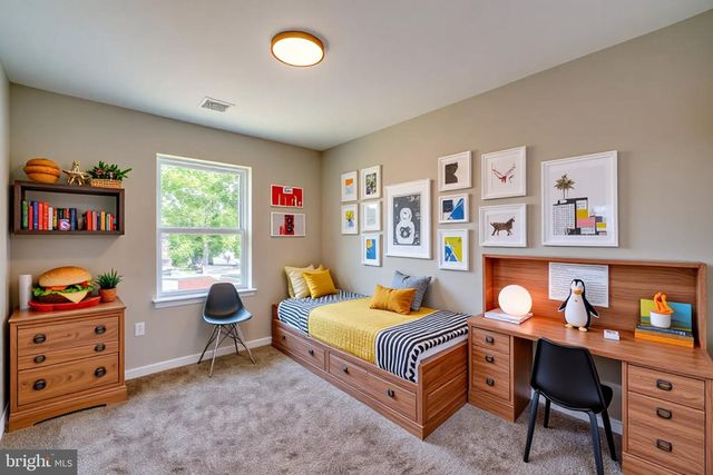 254 S QUEEN ST, York, PA 17403