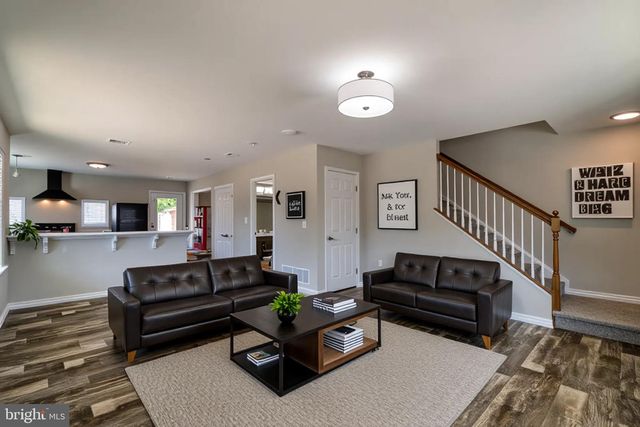 254 S QUEEN ST, York, PA 17403