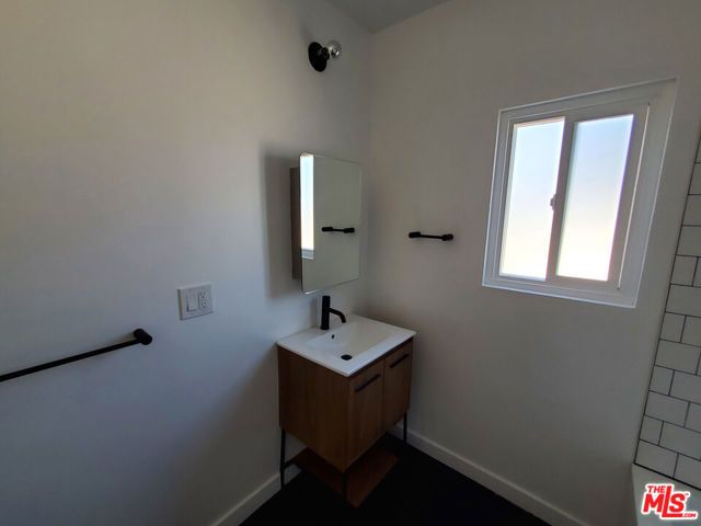 1491 Scott Ave 5, Los Angeles, CA 90026