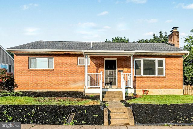 626 S LOCUST ST, Elizabethtown, PA 17022