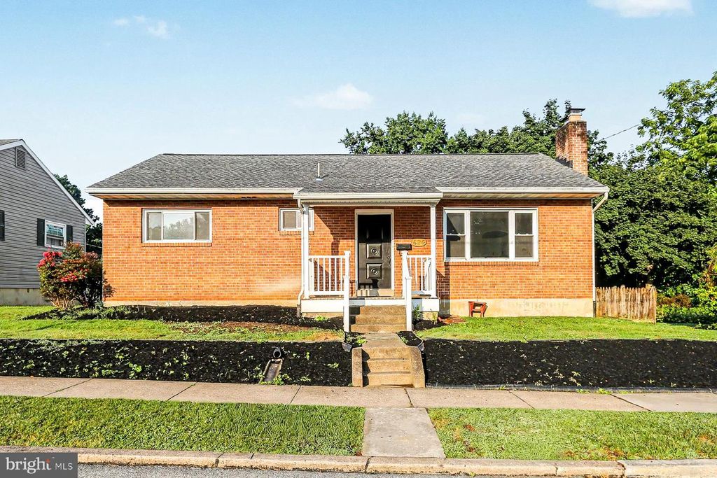 626 S LOCUST ST, Elizabethtown, PA 17022