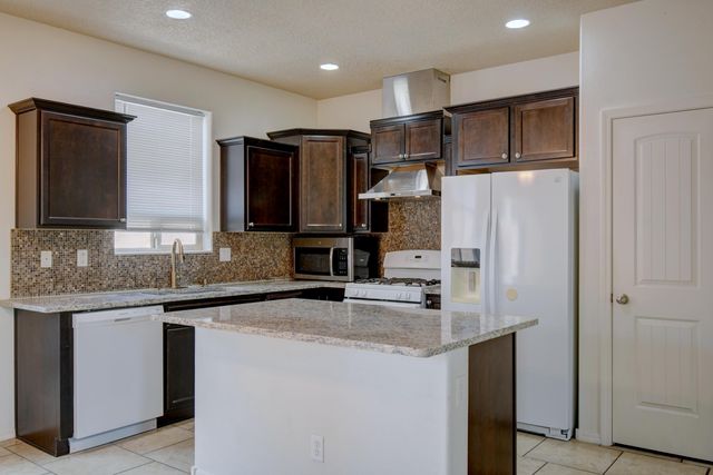 2838 BAYAS Road SE, Rio Rancho, NM 87124