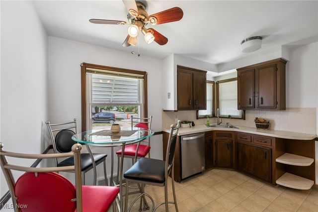 15617 Rockside Road, Maple Heights, OH 44137