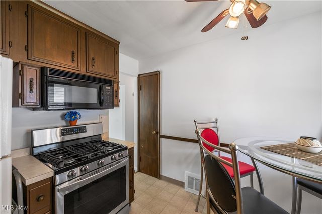 15617 Rockside Road, Maple Heights, OH 44137