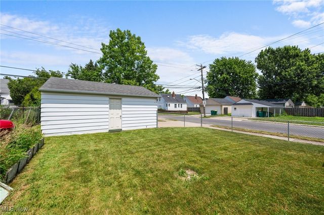 15617 Rockside Road, Maple Heights, OH 44137