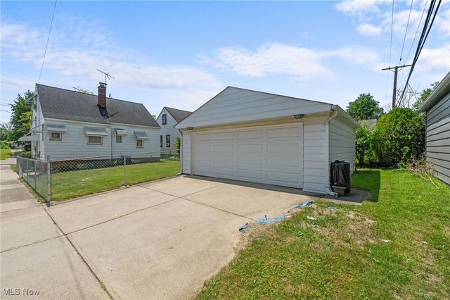 15617 Rockside Road, Maple Heights, OH 44137