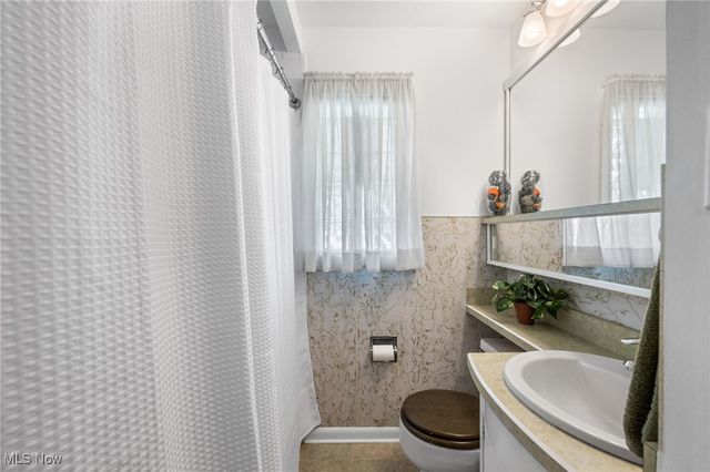 15617 Rockside Road, Maple Heights, OH 44137