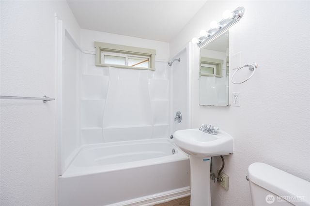 6521 S Park Ave, Tacoma, WA 98408