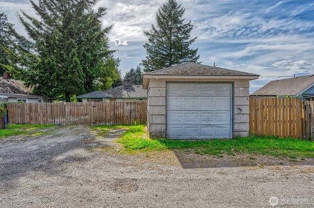 6521 S Park Ave, Tacoma, WA 98408
