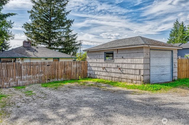 6521 S Park Ave, Tacoma, WA 98408